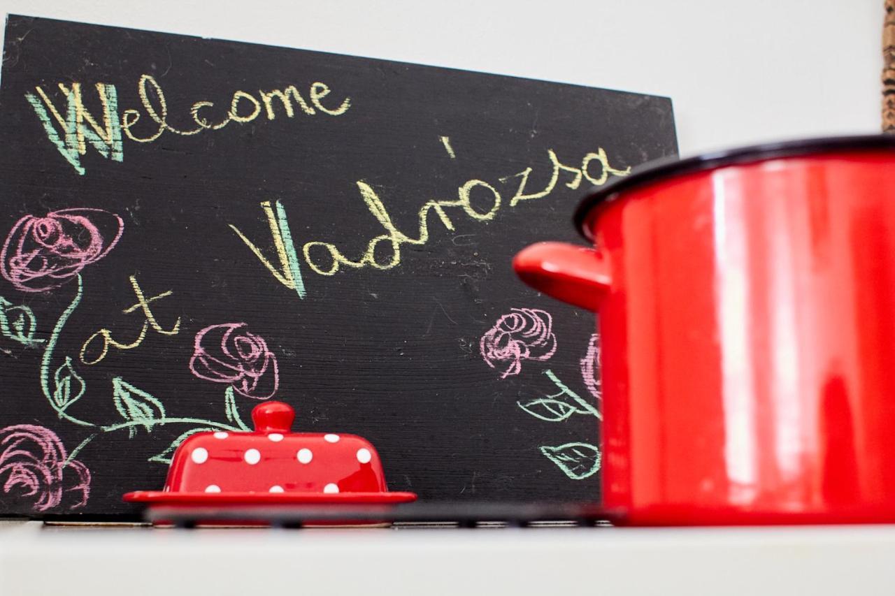 Vadrozsa Vendeghaz Racalmas Guest House Bagian luar foto