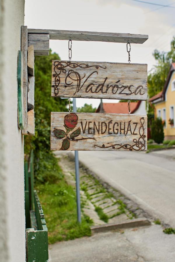 Vadrozsa Vendeghaz Racalmas Guest House Bagian luar foto
